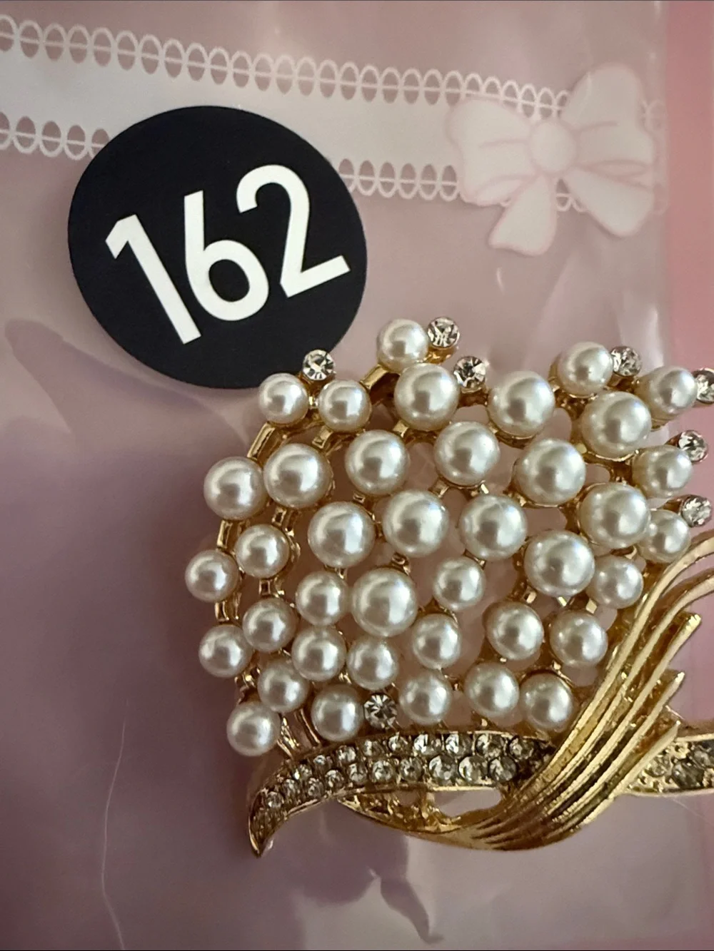 N/A brooch bundle